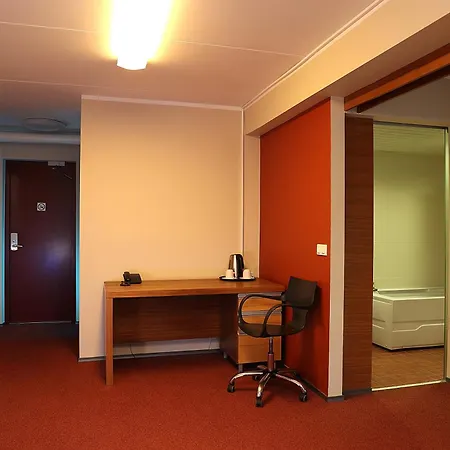 Rakendusliku Kolledzi 호텔 2*