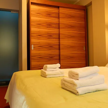 Rakendusliku Kolledzi 호텔 2*