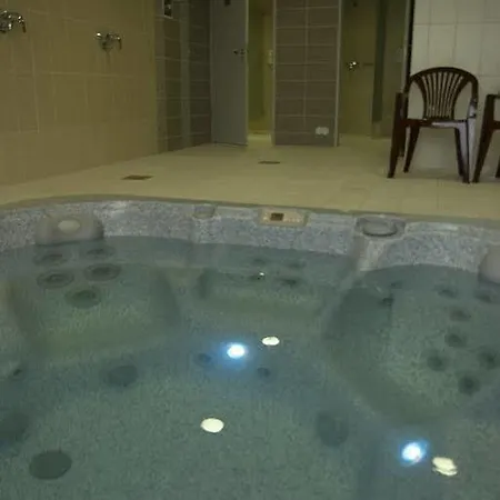 מלון Rakendusliku Kolledzi טרטו