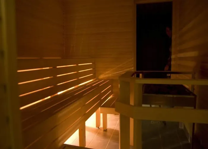 Hotel Rakendusliku Kolledzi 2*