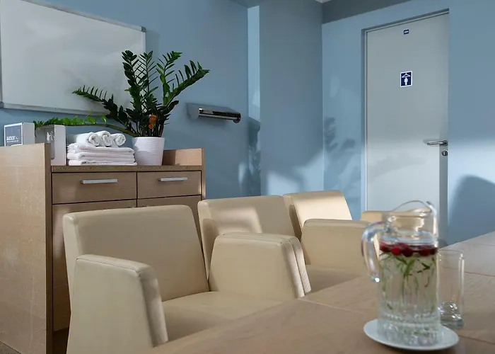 Rakendusliku Kolledzi Отель 2*