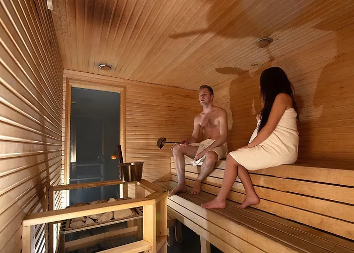 Hotel Rakendusliku Kolledzi 2*